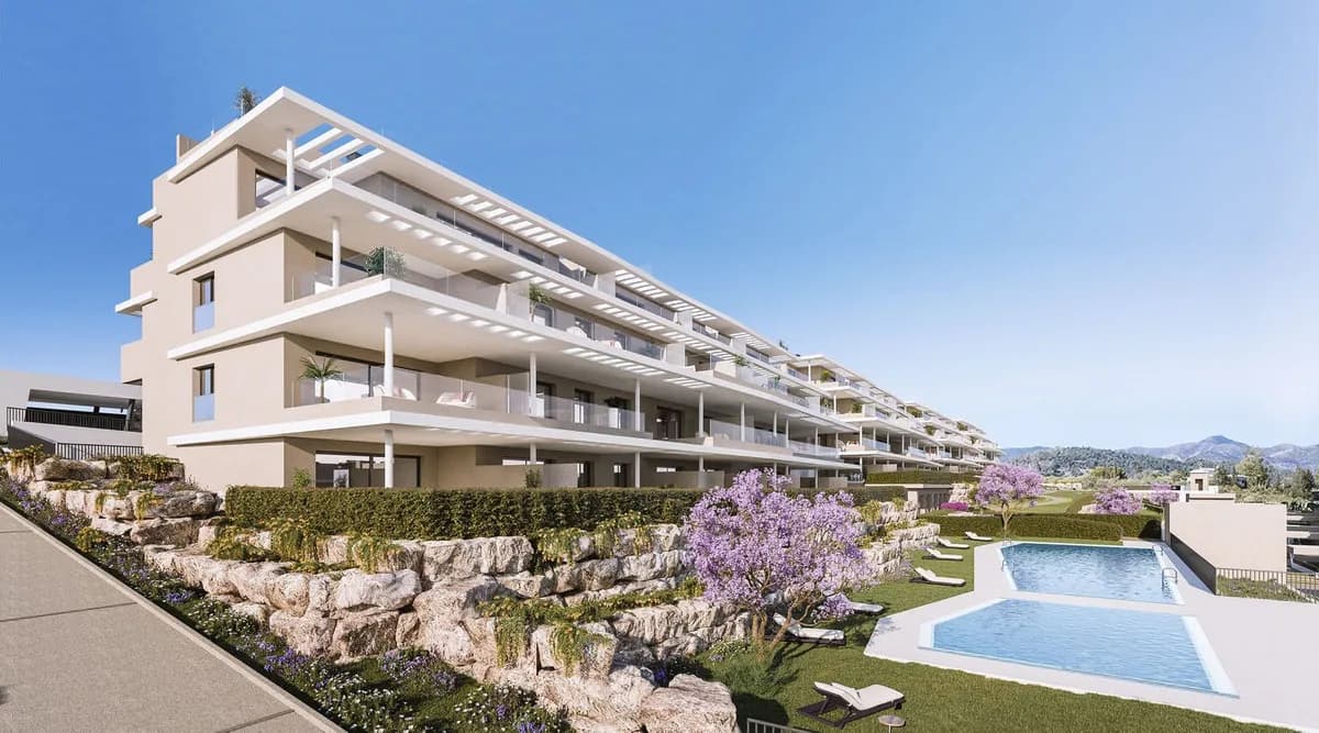 2 Bedroom Middle Floor Apartment for Sale in Estepona, Málaga