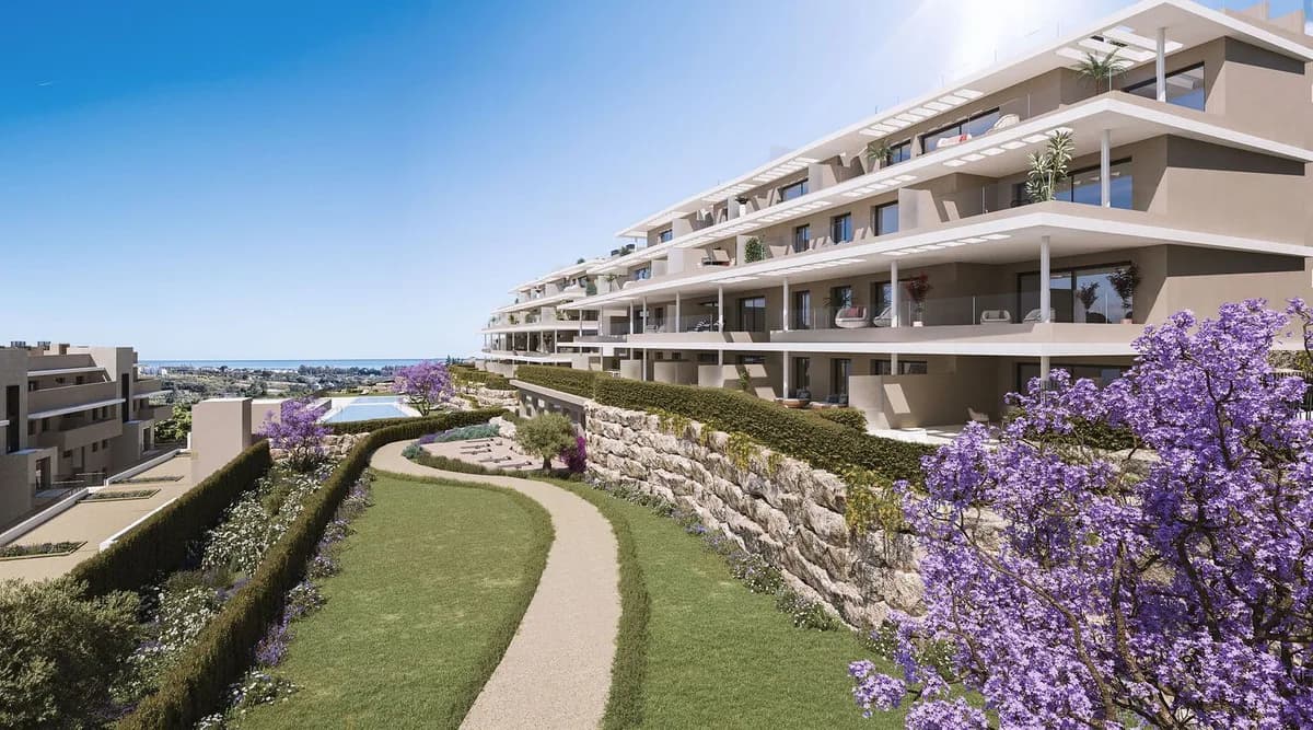 2 Bedroom Middle Floor Apartment for Sale in Estepona, Málaga - Image 7