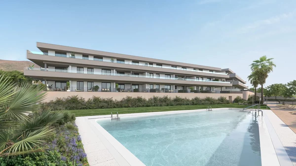 2 Bedroom Middle Floor Apartment for Sale in Estepona, Málaga