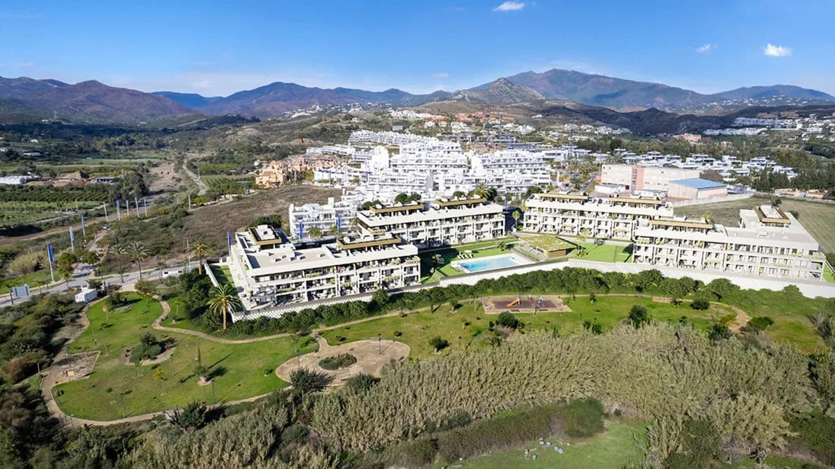 3 Bedroom Middle Floor Apartment for Sale in Cancelada, Málaga