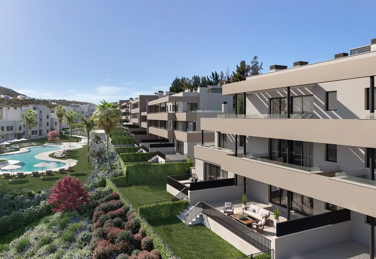 2 Bedroom Ground Floor Apartment for Sale in Casares, Málaga - Image 7