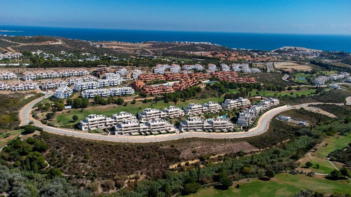 2 Bedroom Ground Floor Apartment for Sale in Casares, Málaga - Image 8