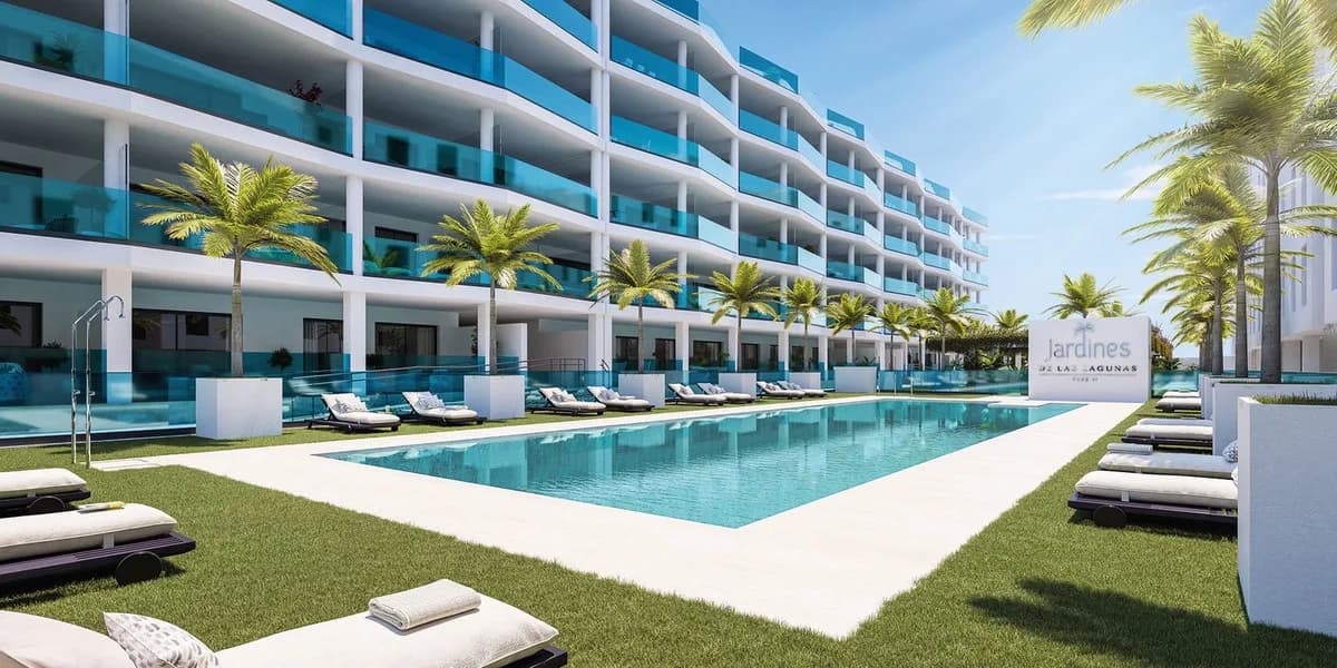 2 Bedroom Middle Floor Apartment for Sale in Las Lagunas, Málaga