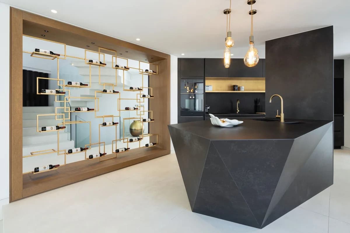 5 Bedroom Detached Villa for Sale in La Quinta, Málaga - Image 6