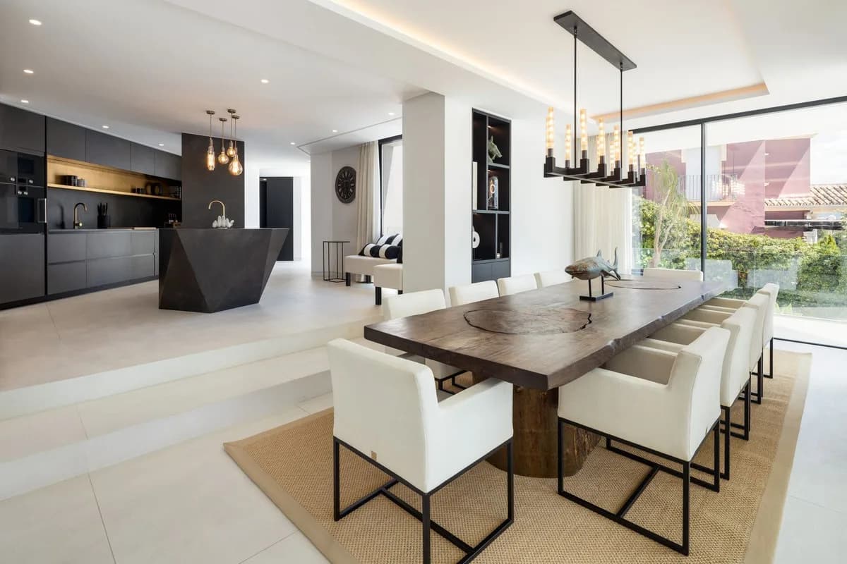 5 Bedroom Detached Villa for Sale in La Quinta, Málaga - Image 8