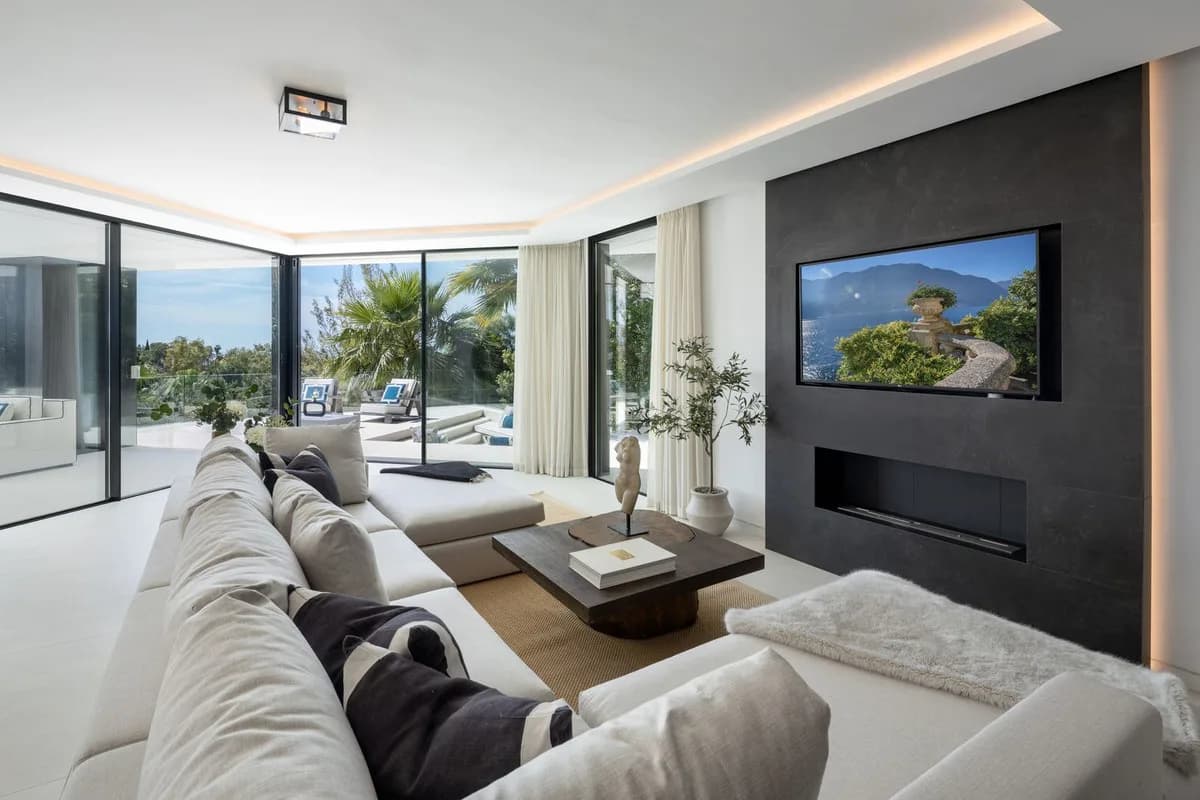 5 Bedroom Detached Villa for Sale in La Quinta, Málaga - Image 9