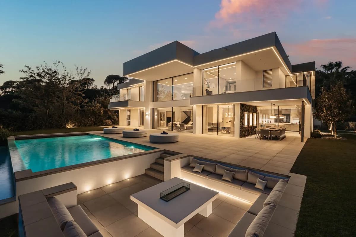 5 Bedroom Detached Villa for Sale in El Madroñal, Málaga