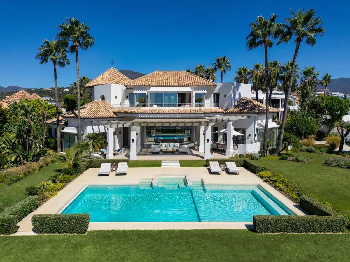 7 Bedroom Detached Villa for Sale in Benahavís, Málaga
