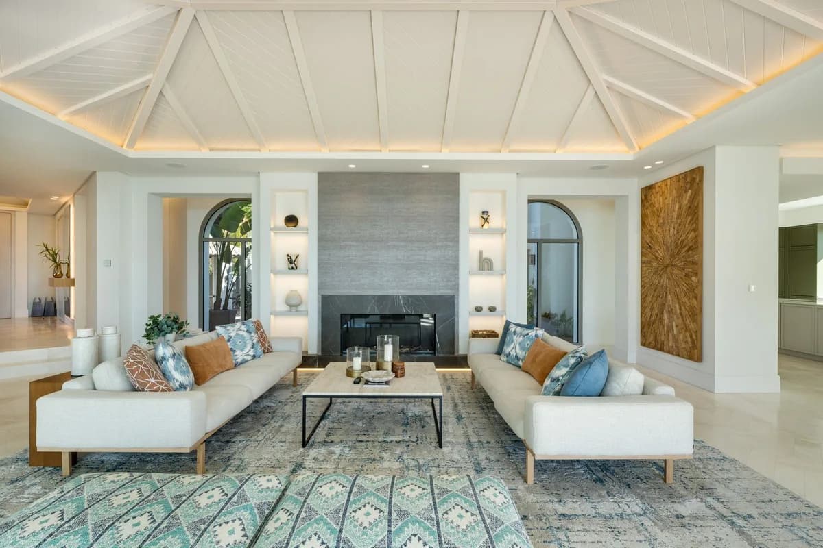7 Bedroom Detached Villa for Sale in Benahavís, Málaga - Image 3