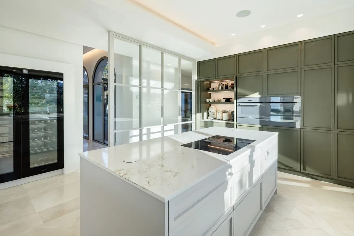 7 Bedroom Detached Villa for Sale in Benahavís, Málaga - Image 9