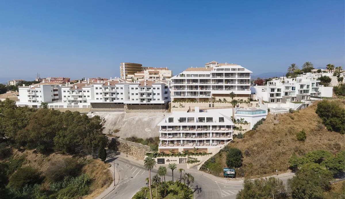 2 Bedroom Ground Floor Apartment for Sale in Fuengirola, Málaga - Image 2
