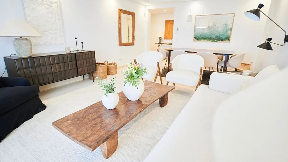 2 Bedroom Ground Floor Apartment for Sale in Aloha, Málaga - Image 3
