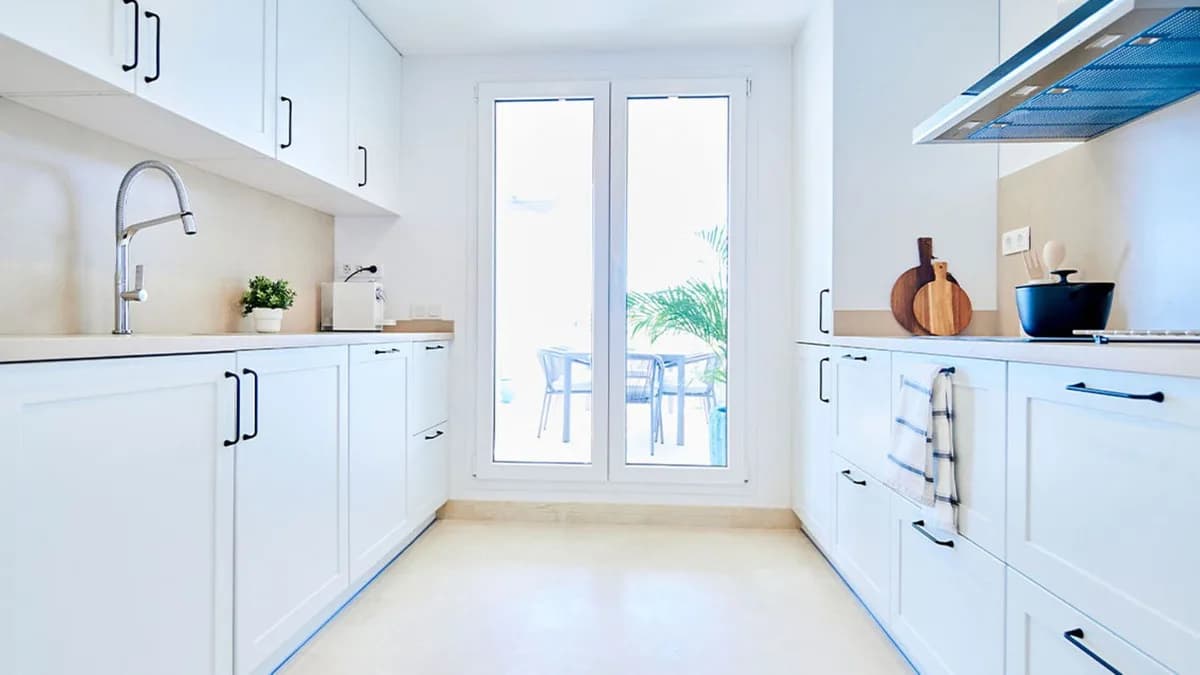 2 Bedroom Ground Floor Apartment for Sale in Aloha, Málaga - Image 7