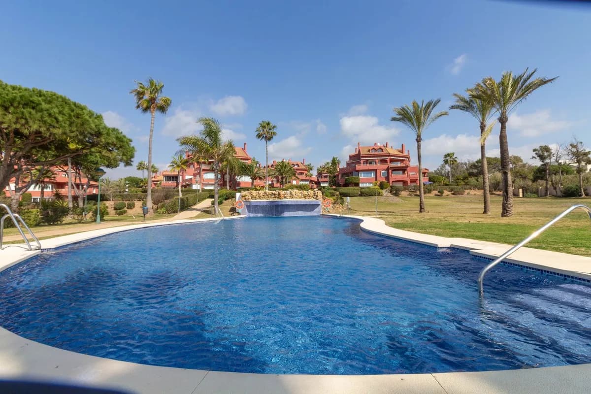 3 Bedroom Ground Floor Apartment for Sale in Elviria, Málaga