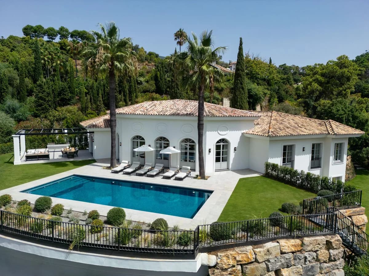 5 Bedroom Detached Villa for Sale in La Zagaleta, Málaga