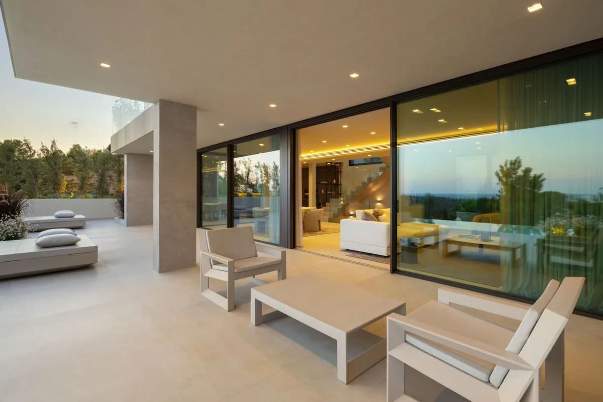 5 Bedroom Detached Villa for Sale in Los Flamingos, Málaga - Image 5