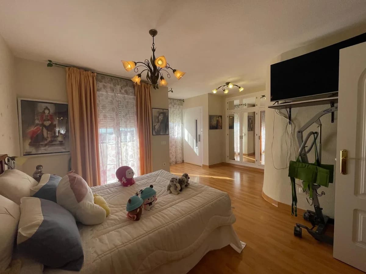 3 Bedroom Townhouse for Sale in Benalmadena, Málaga - Image 7