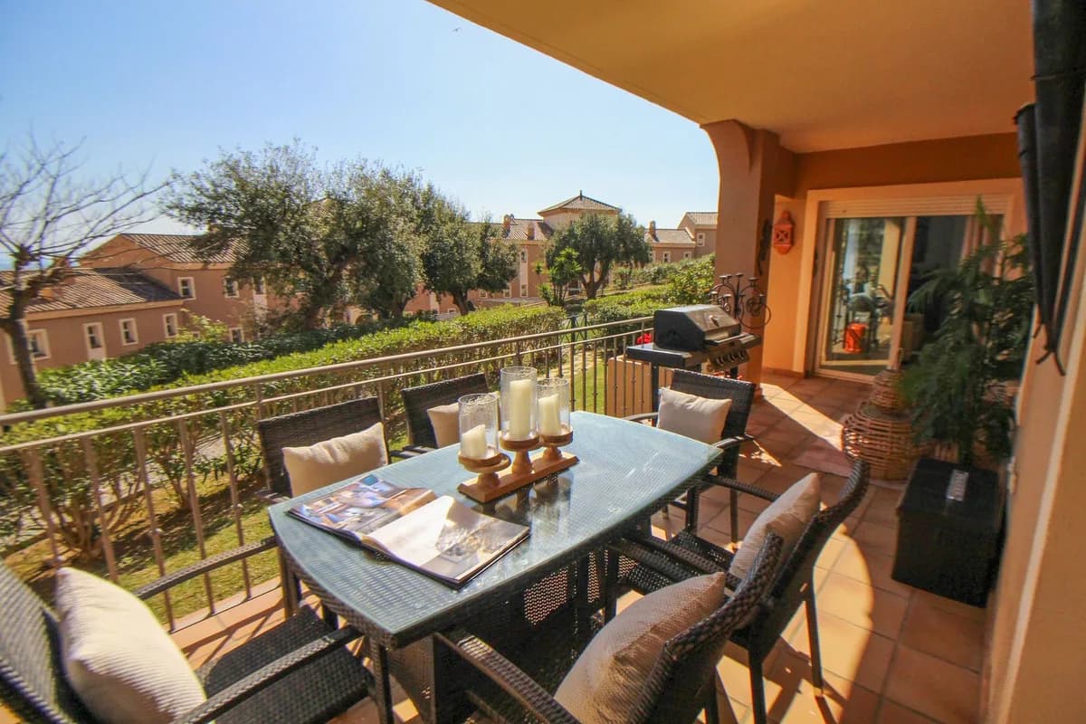 2 Bedroom Ground Floor Apartment for Sale in Elviria, Málaga - Image 4