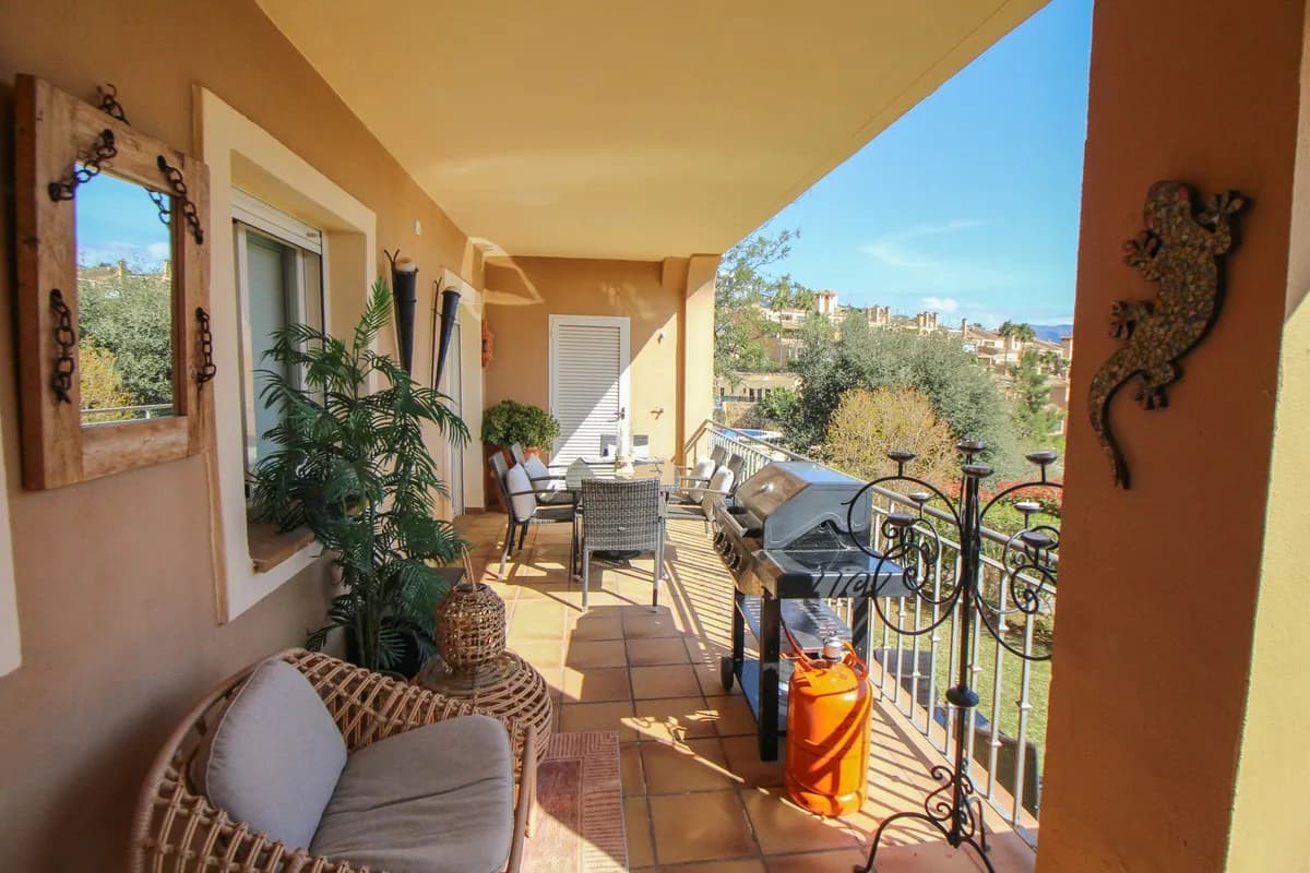 2 Bedroom Ground Floor Apartment for Sale in Elviria, Málaga - Image 5