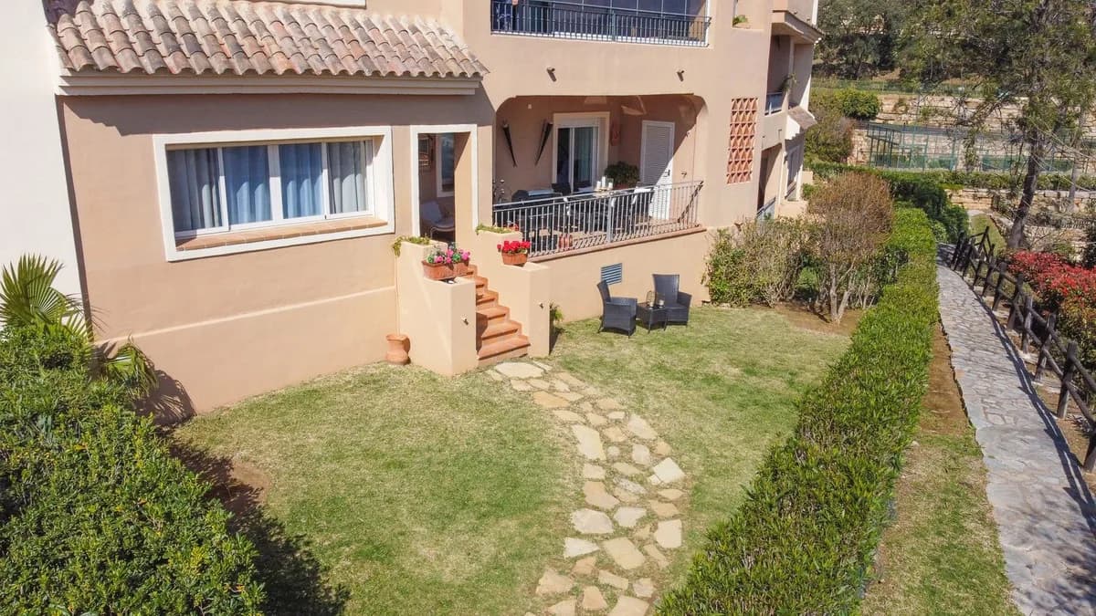 2 Bedroom Ground Floor Apartment for Sale in Elviria, Málaga - Image 6