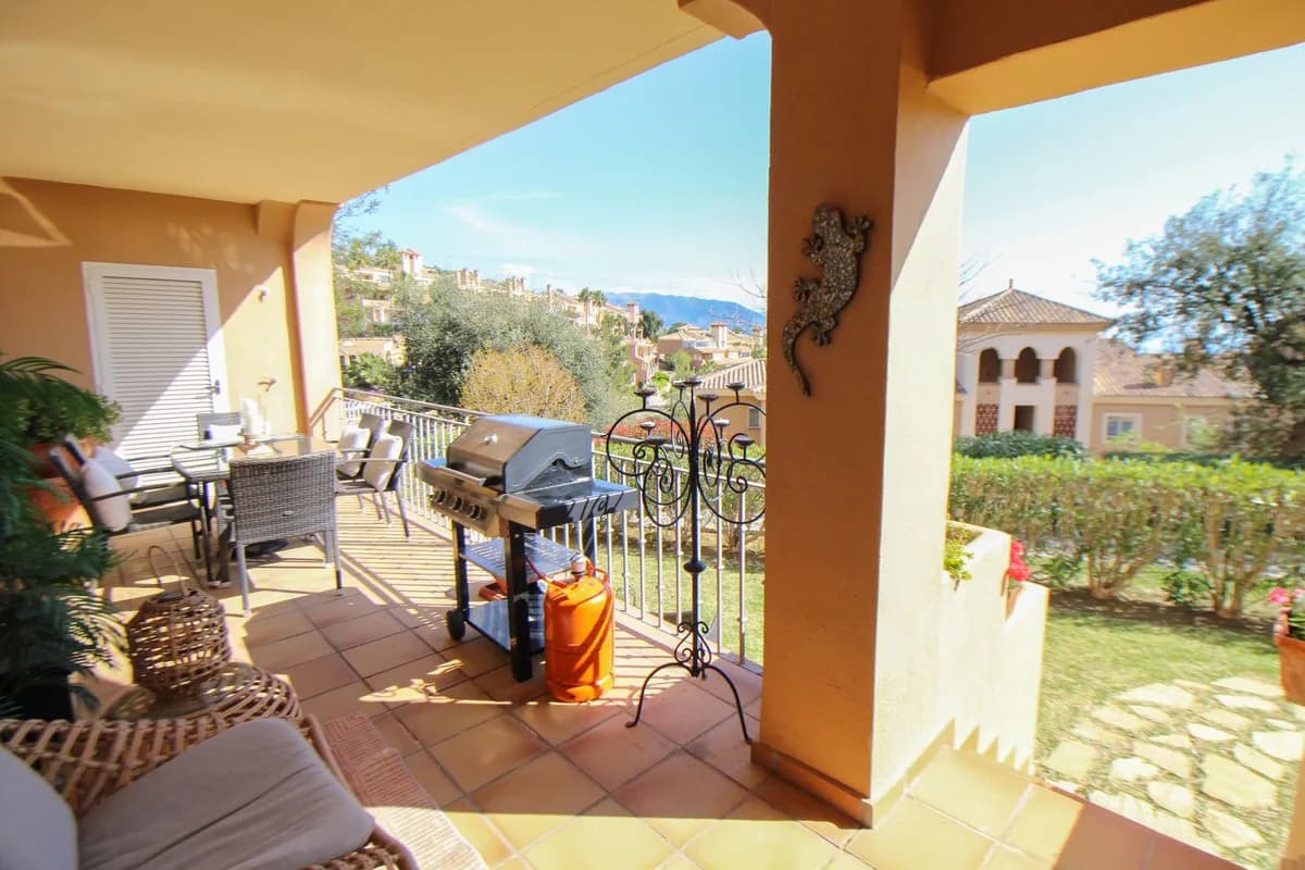 2 Bedroom Ground Floor Apartment for Sale in Elviria, Málaga - Image 9