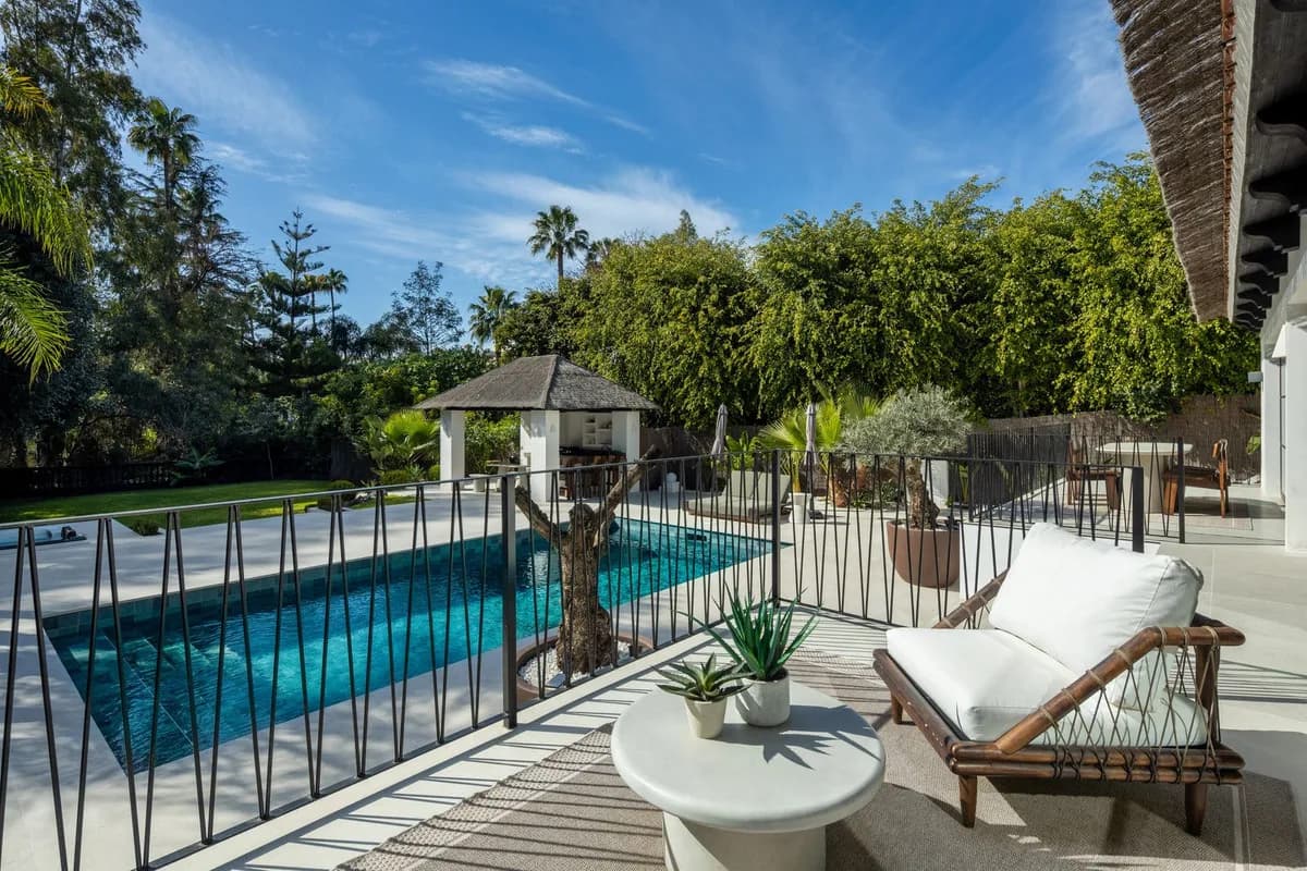5 Bedroom Detached Villa for Sale in Nueva Andalucía, Málaga - Image 4