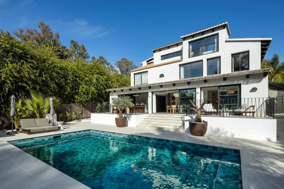 5 Bedroom Detached Villa for Sale in Nueva Andalucía, Málaga - Image 5