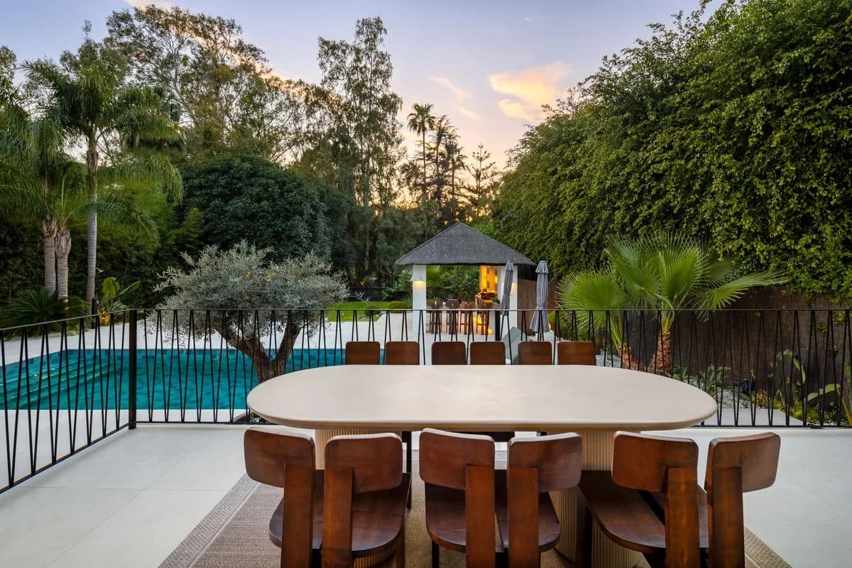 5 Bedroom Detached Villa for Sale in Nueva Andalucía, Málaga - Image 9