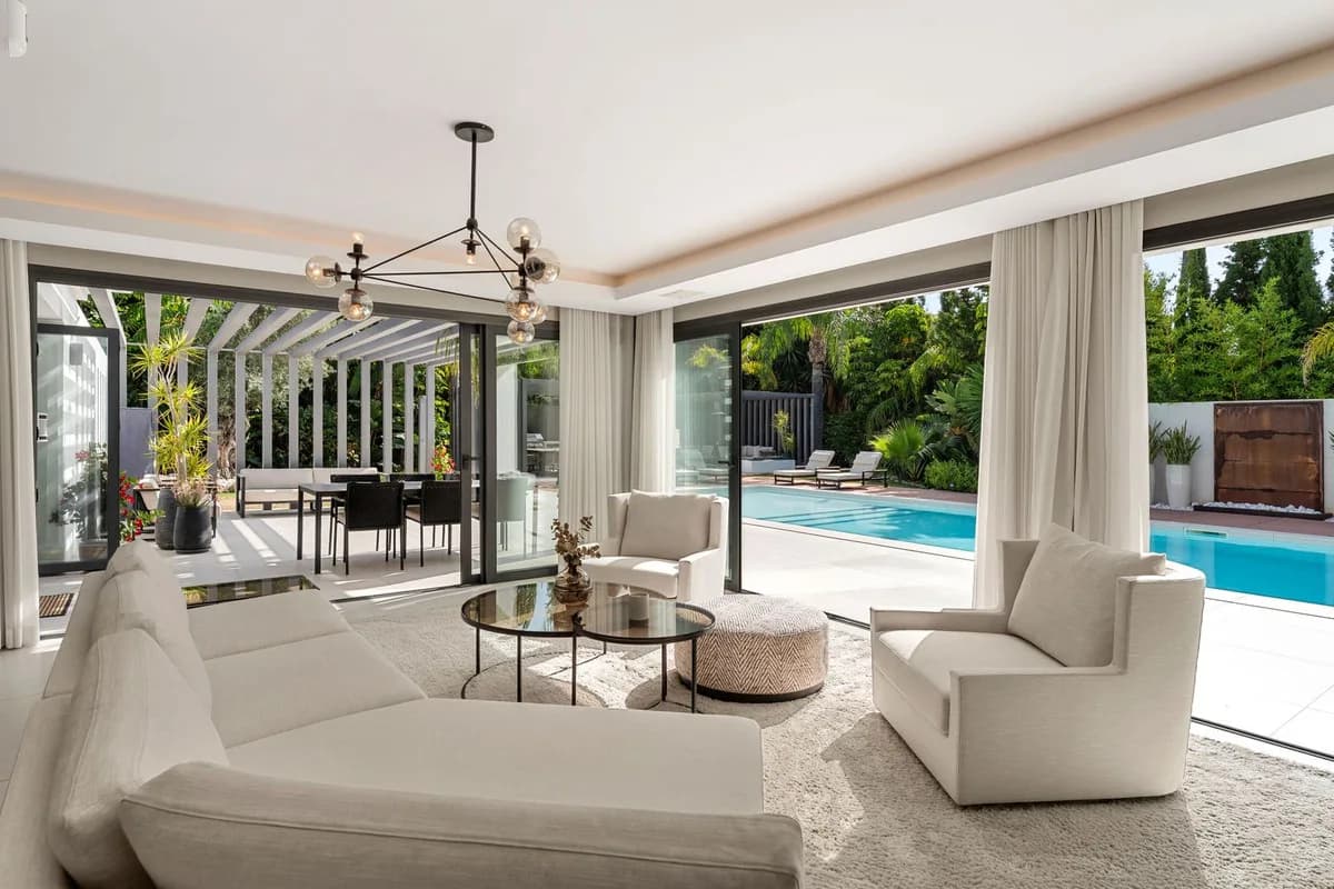 4 Bedroom Detached Villa for Sale in Las Brisas, Málaga - Image 4