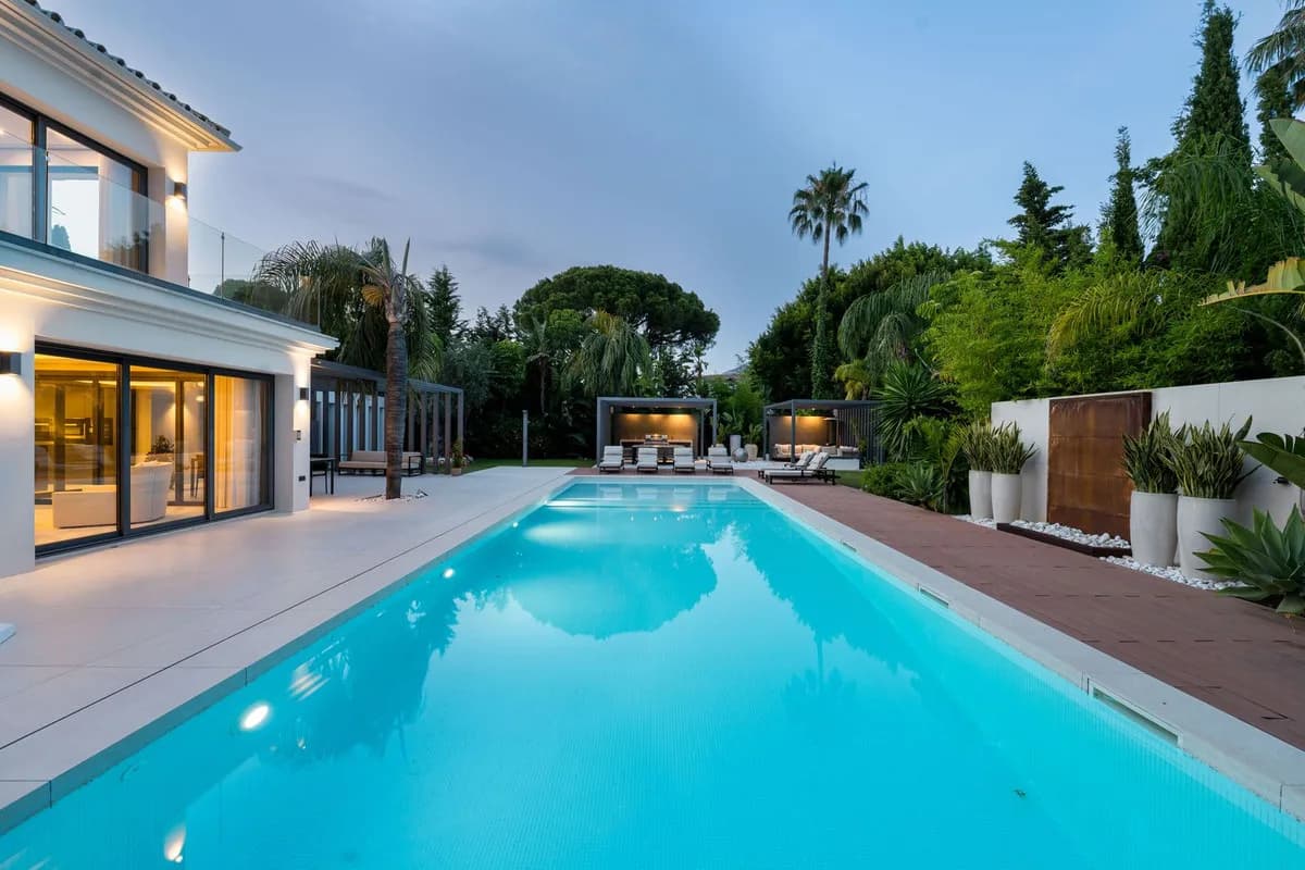 4 Bedroom Detached Villa for Sale in Las Brisas, Málaga - Image 7