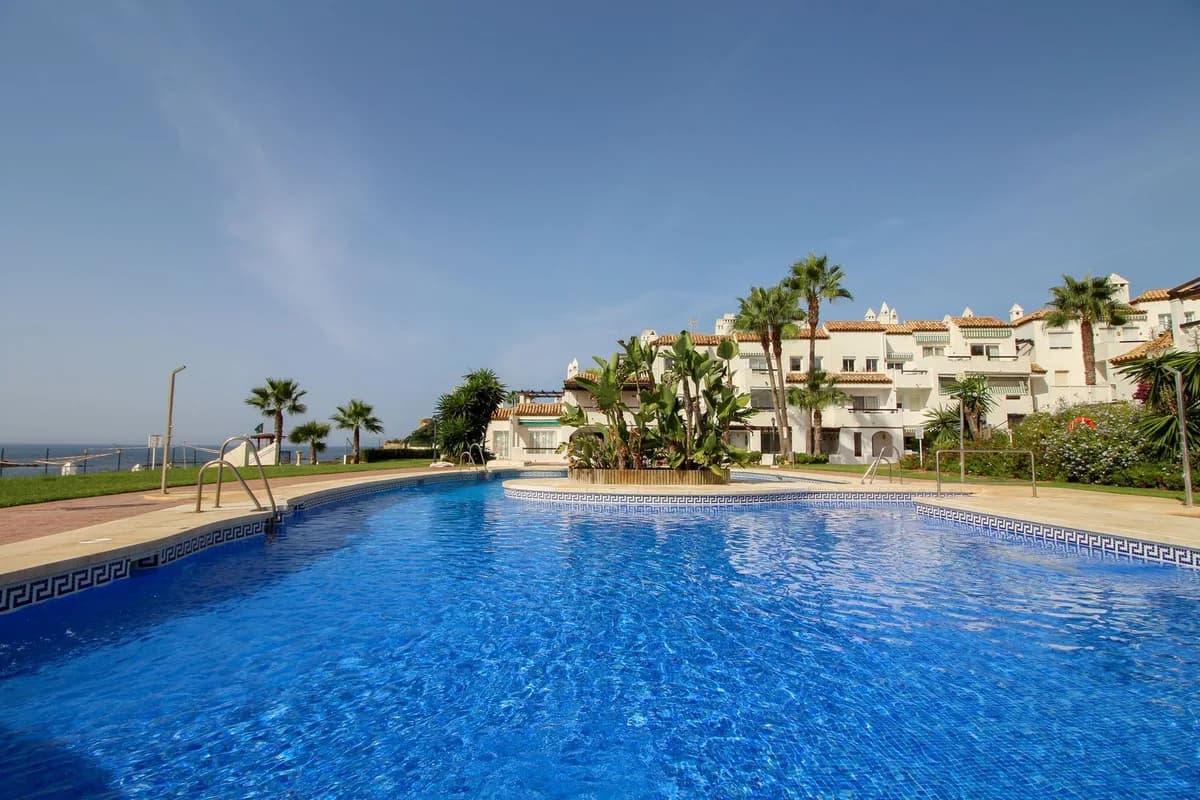 2 Bedroom Ground Floor Apartment for Sale in Calahonda, Málaga - Image 4