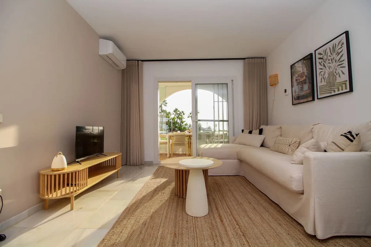 2 Bedroom Ground Floor Apartment for Sale in Calahonda, Málaga - Image 9