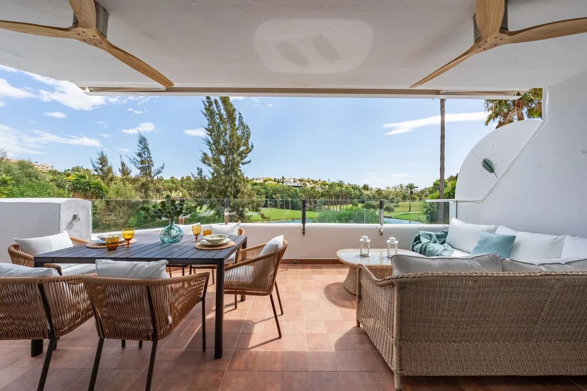 3 Bedroom Semi-Detached House for Sale in Benalmadena Pueblo, Málaga - Image 2