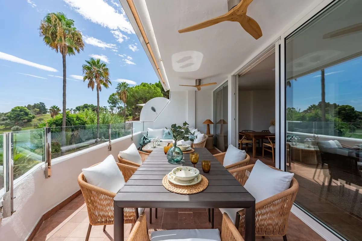 3 Bedroom Semi-Detached House for Sale in Benalmadena Pueblo, Málaga - Image 3