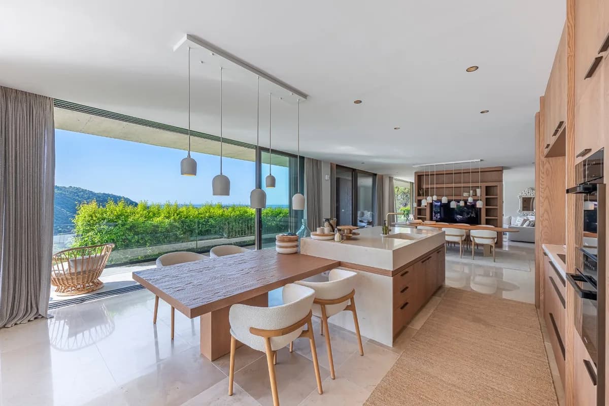 4 Bedroom Detached Villa for Sale in Benahavís, Málaga - Image 9