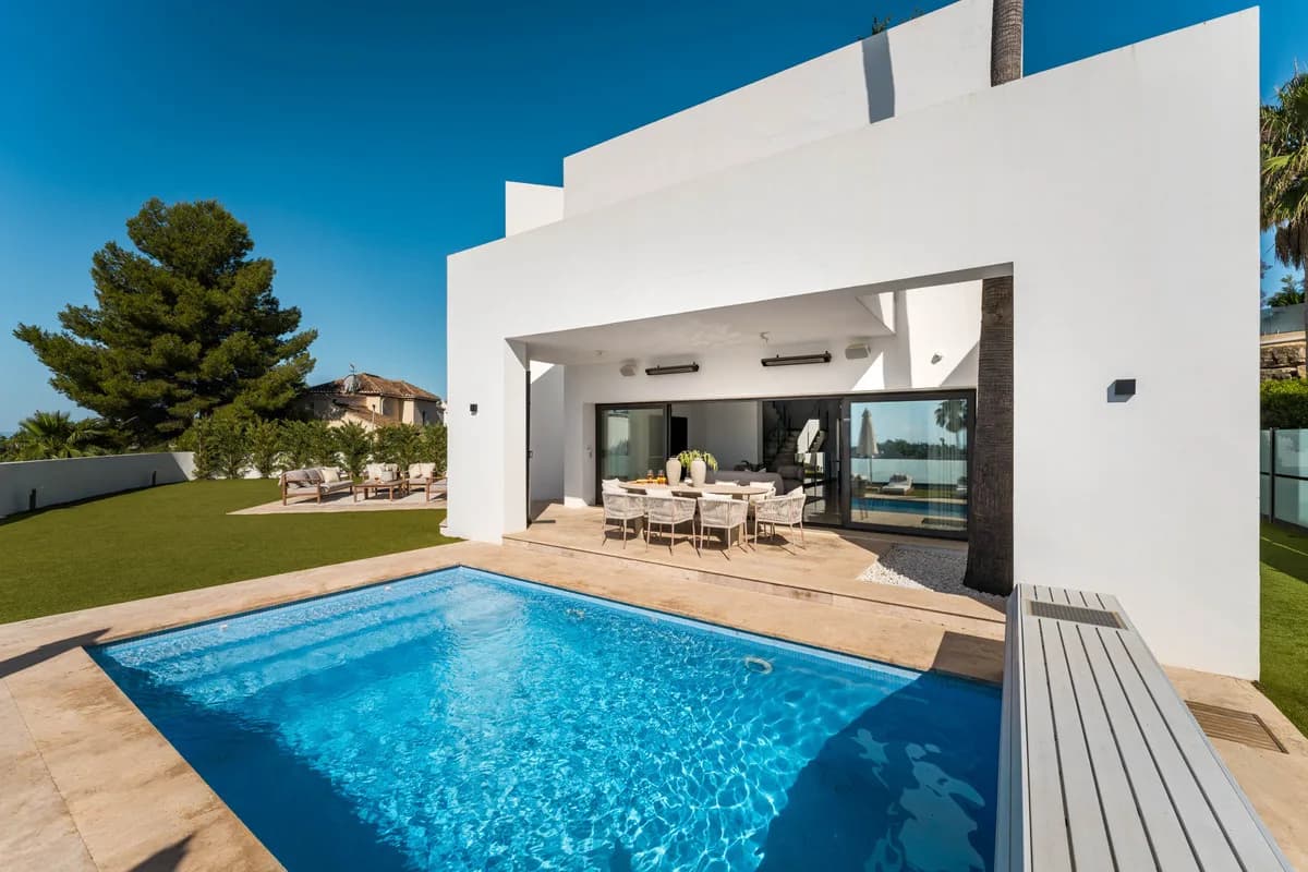 5 Bedroom Detached Villa for Sale in Benahavís, Málaga - Image 4
