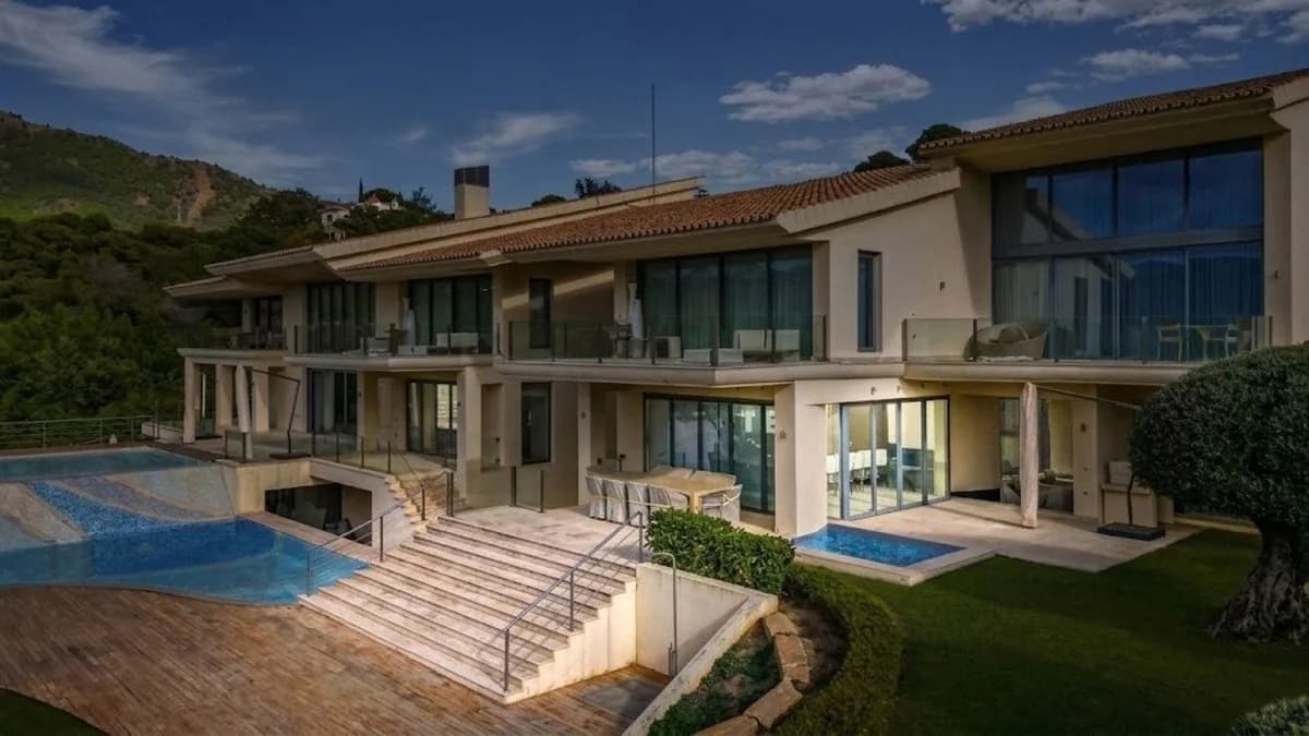 9 Bedroom Detached Villa for Sale in La Zagaleta, Málaga - Image 5