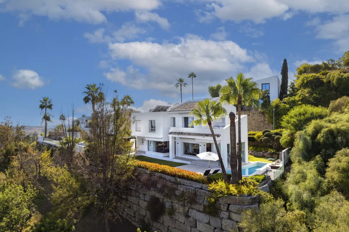 4 Bedroom Detached Villa for Sale in Benahavís, Málaga