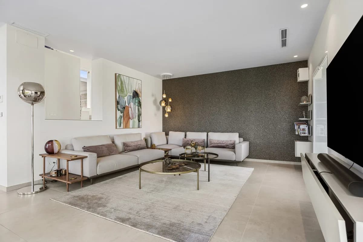 4 Bedroom Detached Villa for Sale in Benahavís, Málaga - Image 7