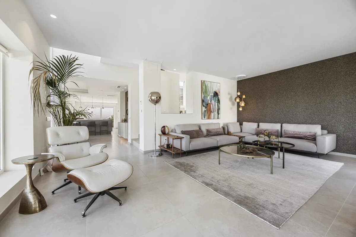 4 Bedroom Detached Villa for Sale in Benahavís, Málaga - Image 8