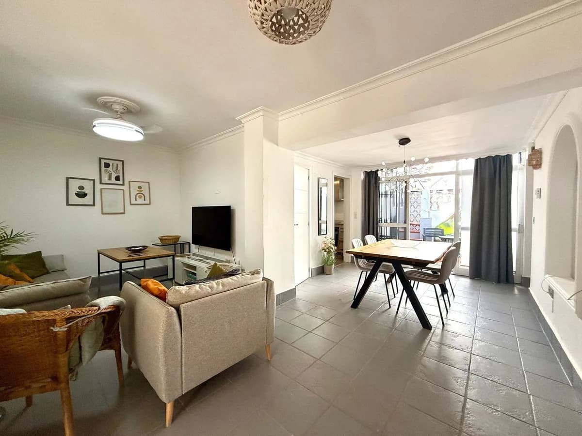 3 Bedroom Semi-Detached House for Sale in Fuengirola, Málaga