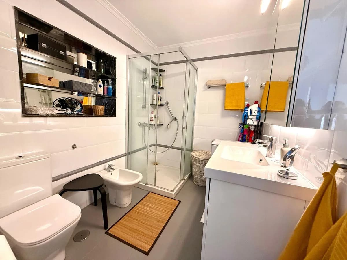3 Bedroom Semi-Detached House for Sale in Fuengirola, Málaga - Image 6