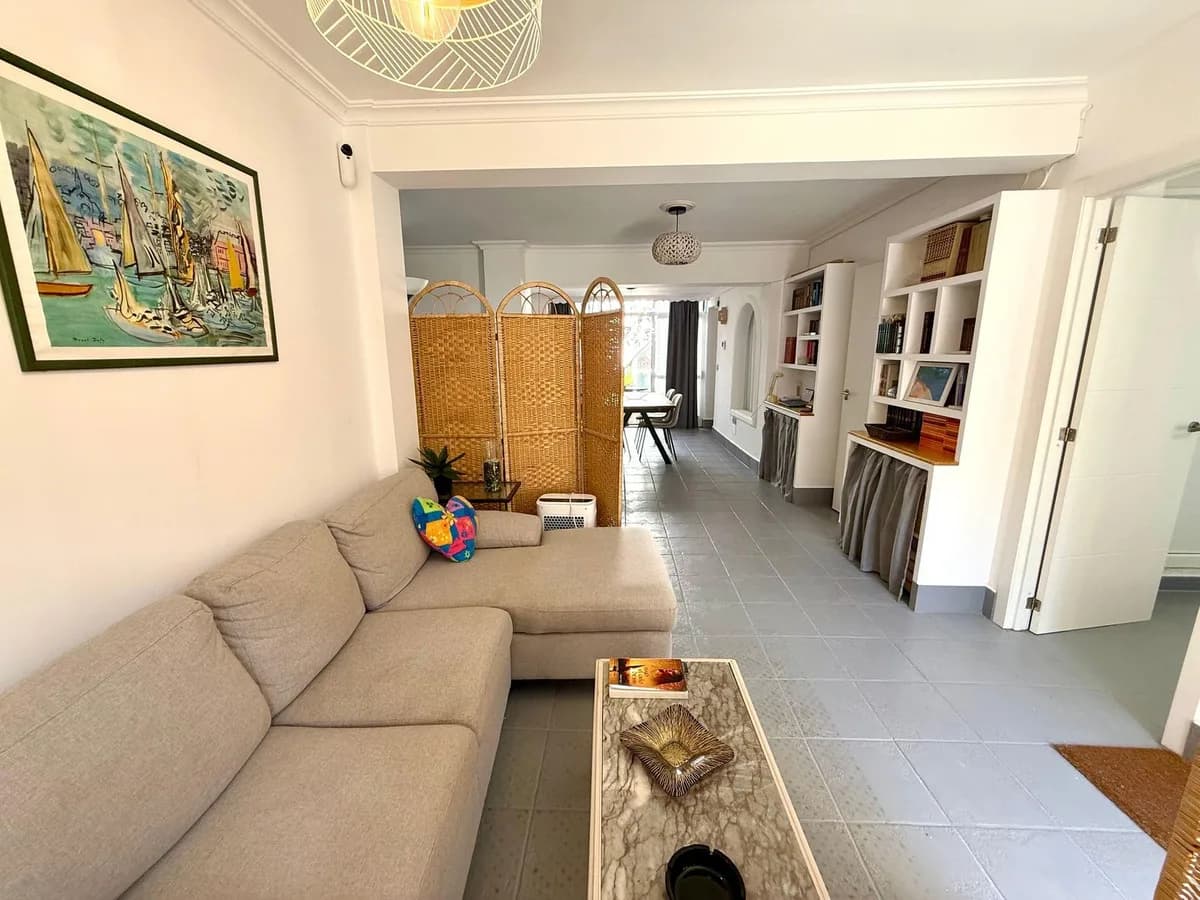 3 Bedroom Semi-Detached House for Sale in Fuengirola, Málaga - Image 9