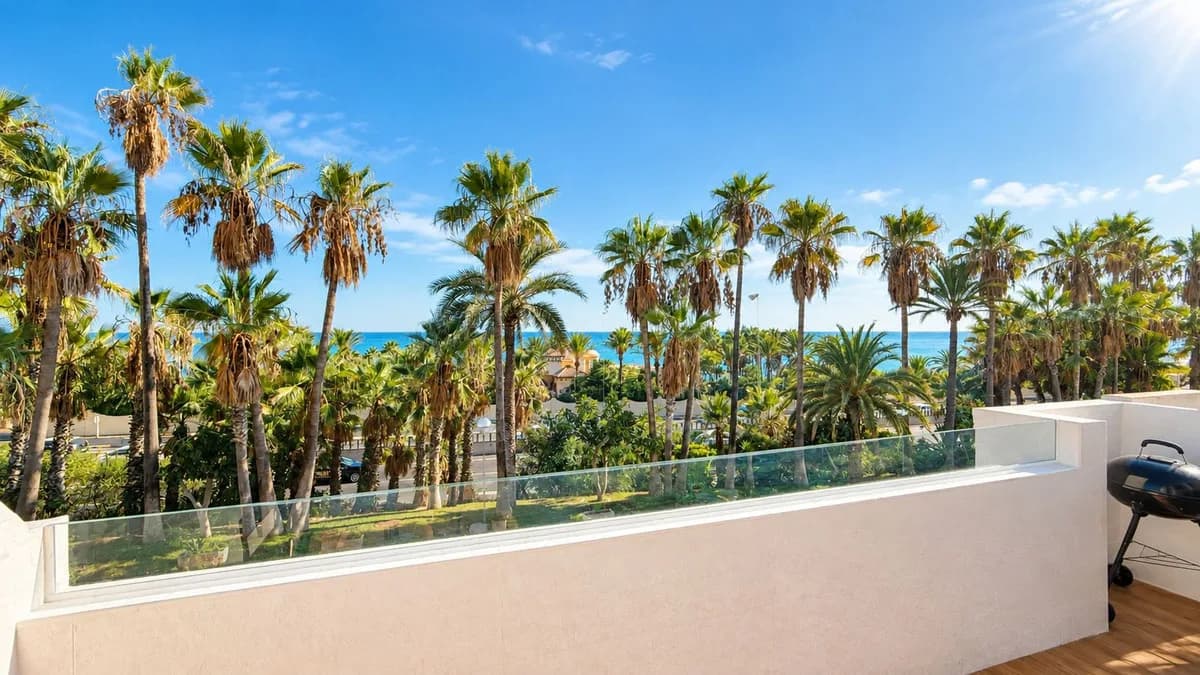 2 Bedroom Townhouse for Sale in El Faro, Málaga - Image 2
