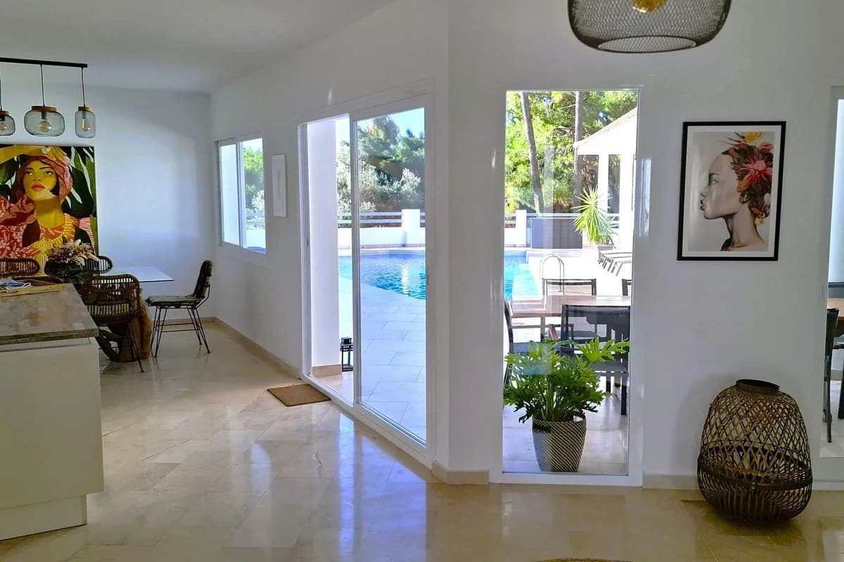 5 Bedroom Detached Villa for Sale in Mijas Costa, Málaga - Image 3