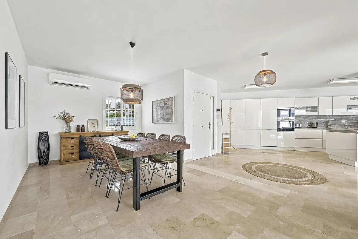 5 Bedroom Detached Villa for Sale in Mijas Costa, Málaga - Image 7