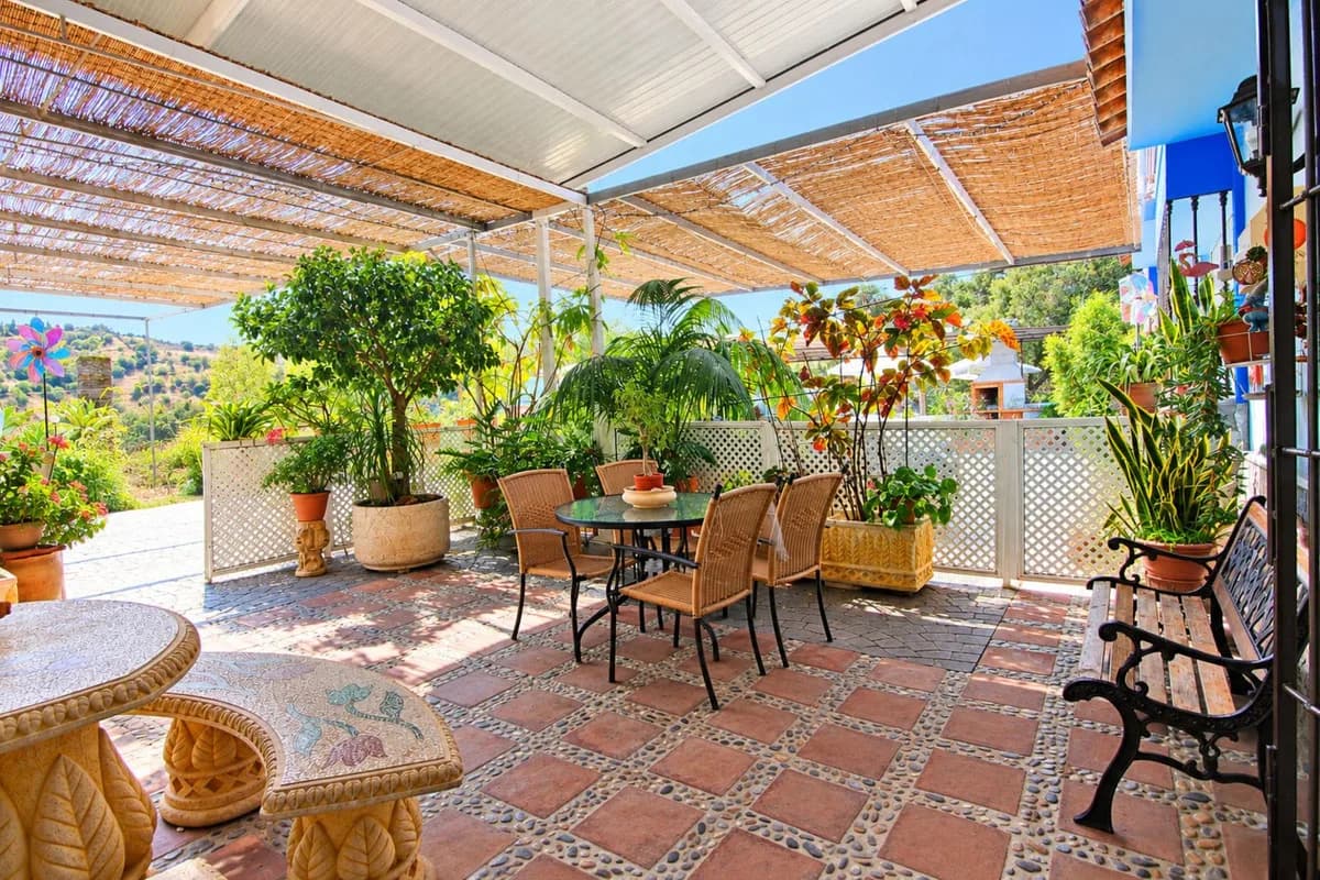4 Bedroom Detached Villa for Sale in Coín, Málaga - Image 6