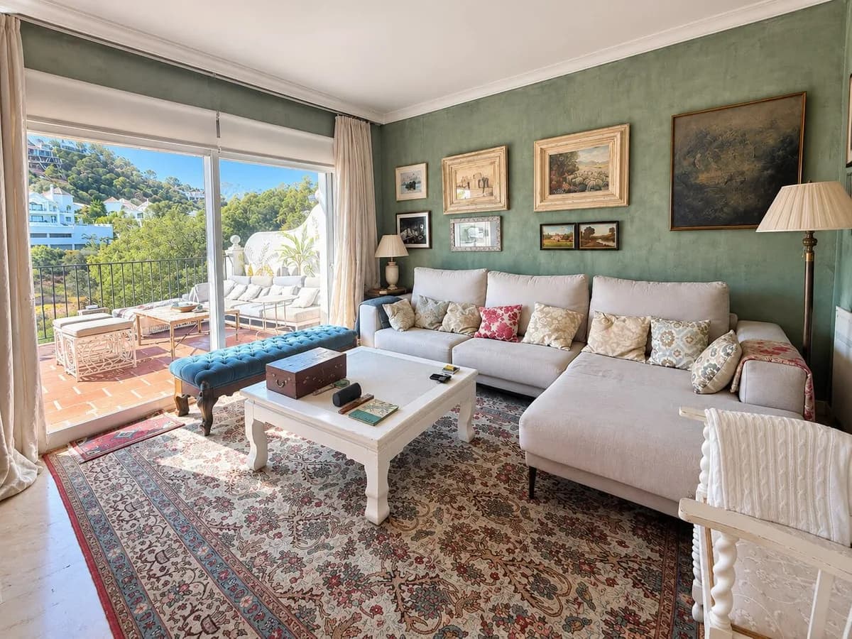 4 Bedroom Townhouse for Sale in Benahavís, Málaga - Image 2