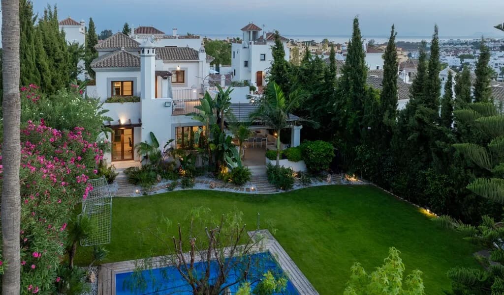 4 Bedroom Detached Villa for Sale in Estepona, Málaga - Image 6