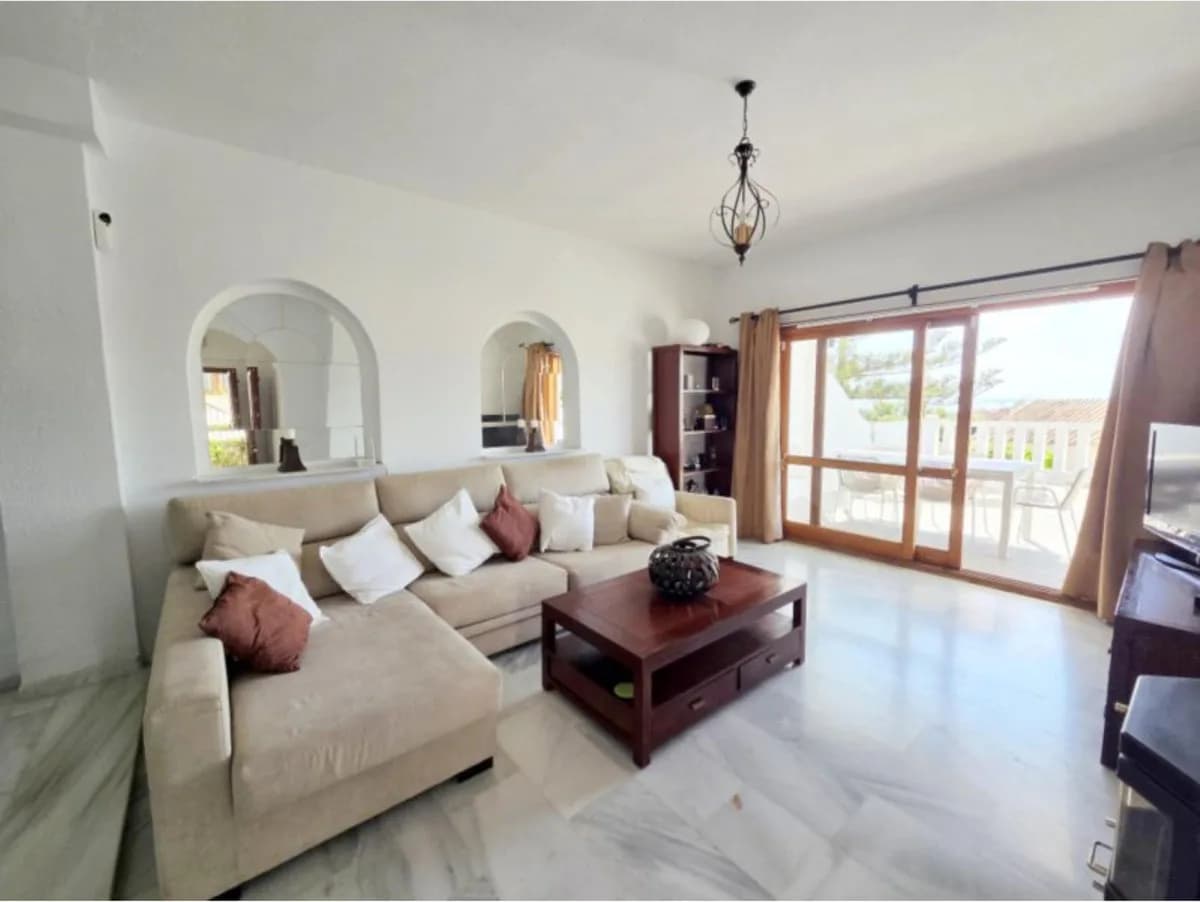 3 Bedroom Townhouse for Sale in La Duquesa, Málaga - Image 3